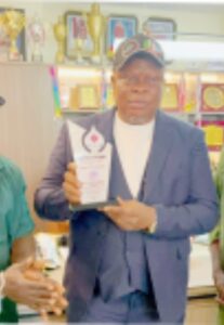 𝐄𝐥𝐝𝐞𝐫𝐬 𝐒𝐢𝐭𝐭𝐢𝐧𝐠  𝐂𝐥𝐮𝐛 𝐇𝐨𝐧𝐨𝐮𝐫𝐬 𝐀𝐩𝐚𝐩𝐚 𝐈𝐠𝐚𝐧𝐦𝐮 𝐋𝐂𝐃𝐀 𝐂𝐡𝐚𝐢𝐫𝐦𝐚𝐧 𝐅𝐨𝐫 𝐎𝐧𝐞-𝐘𝐞𝐚𝐫 𝐀𝐜𝐡𝐢𝐞𝐯𝐞𝐦𝐞𝐧𝐭𝐬
